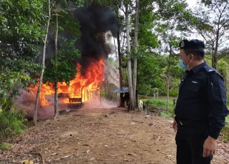 Rumah setinggan pengganas Abu Sayyaf di Beaufort dimusnahkan